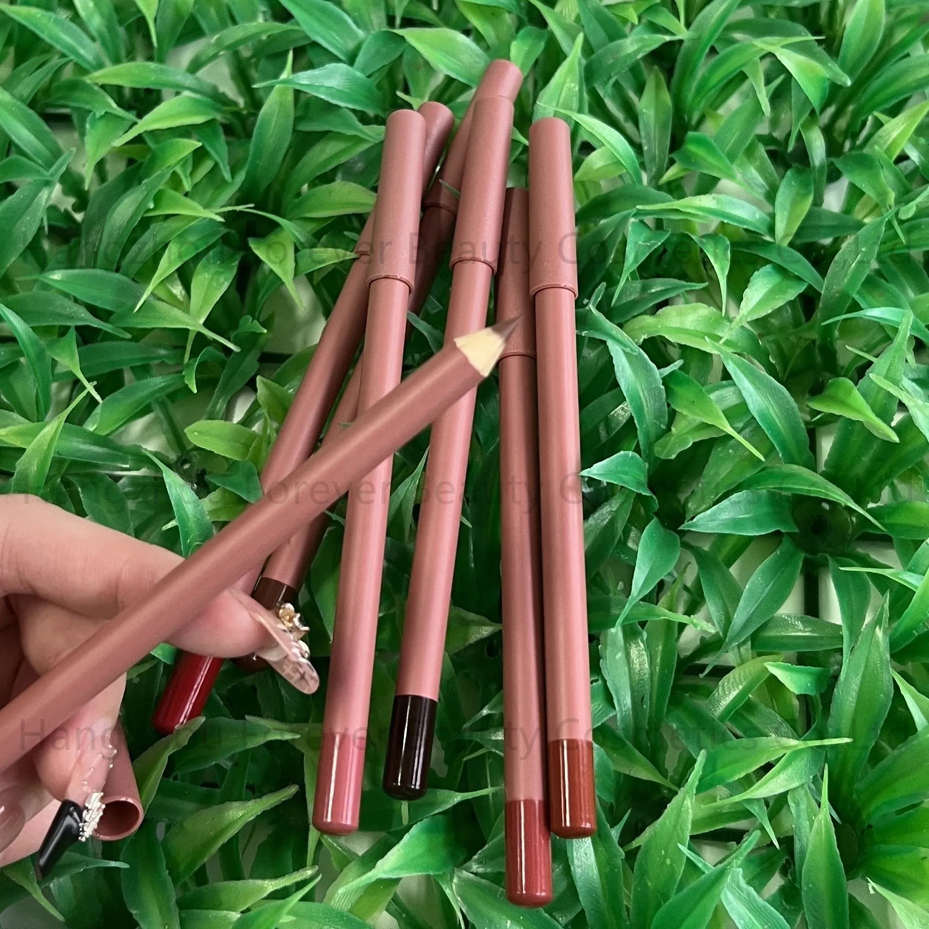 Creamy Matte 8 Colors Waterproof Sharpenable Lip Liner Pen with Your Logo