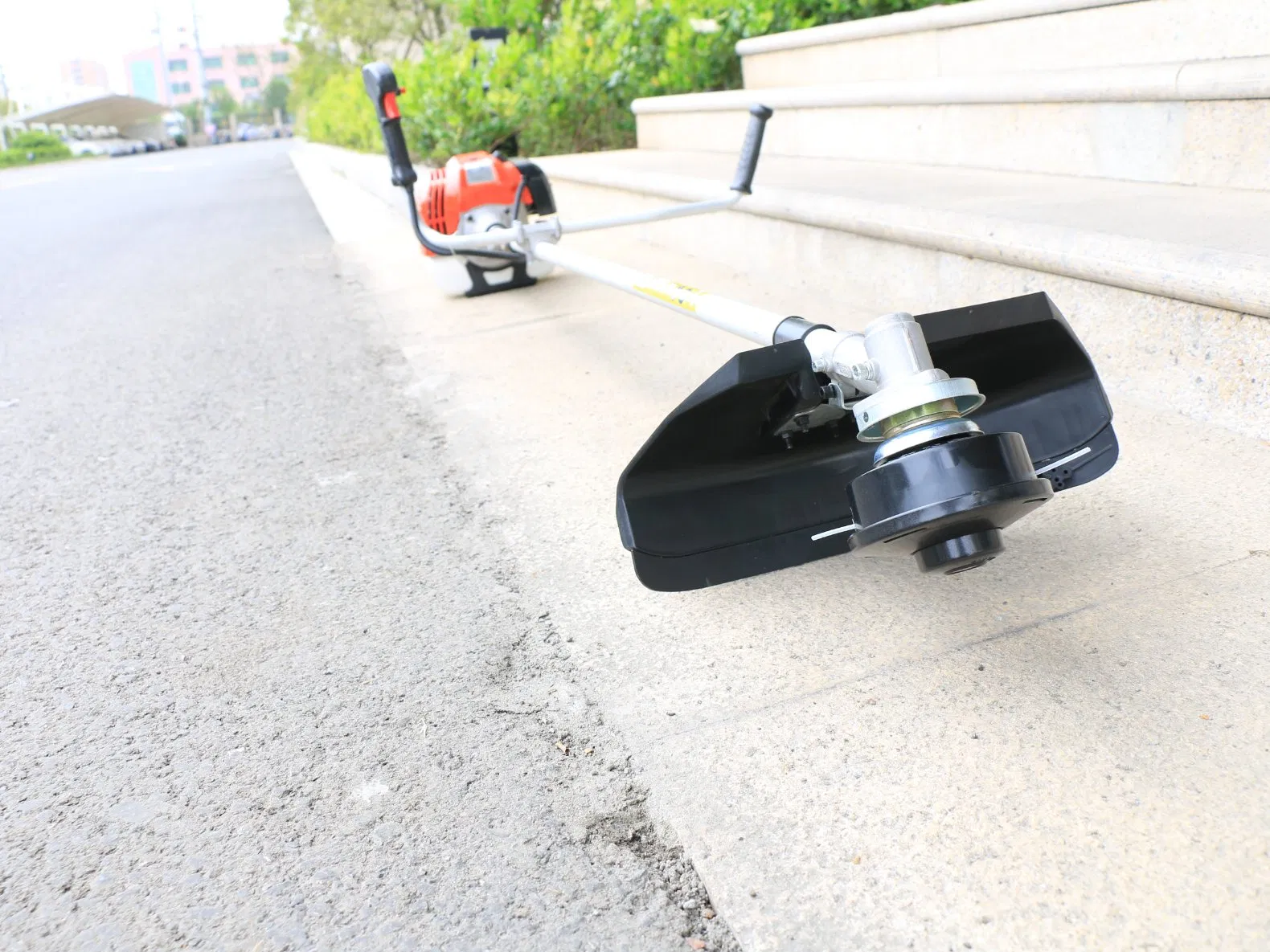 Grass Cutter Agricultural Machinery 2 Stroke Air-Cooled Engine 4 in 1 Brushcutter