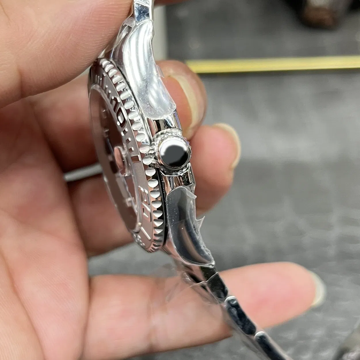 All-Steel Grey Dial Blue Hands Yacht-Style Watch Top-Tier Replica Date Display Automatic Mechanical Waterproof Men's Watch