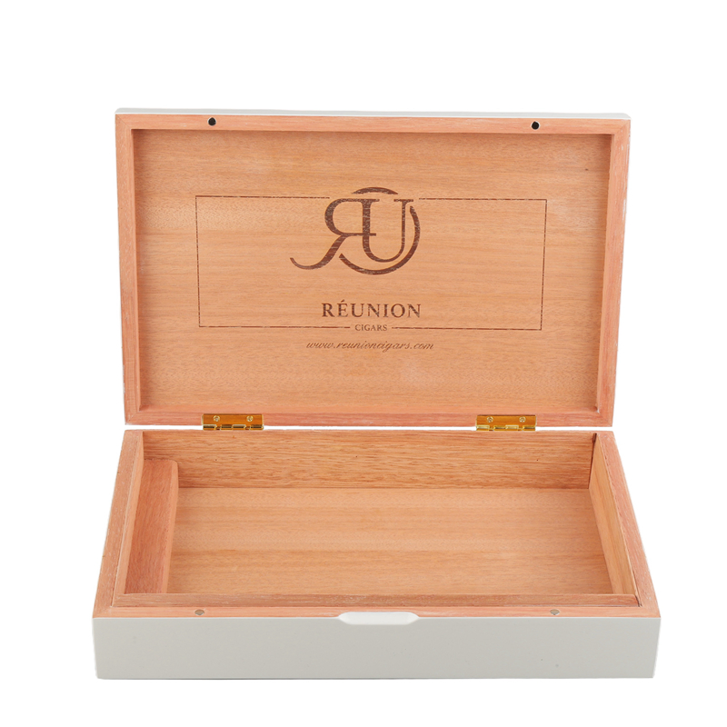 Customized Luxury Cigar Humidor Box Solid Wood Cigar Humidor Vintage Humidor for Cigars