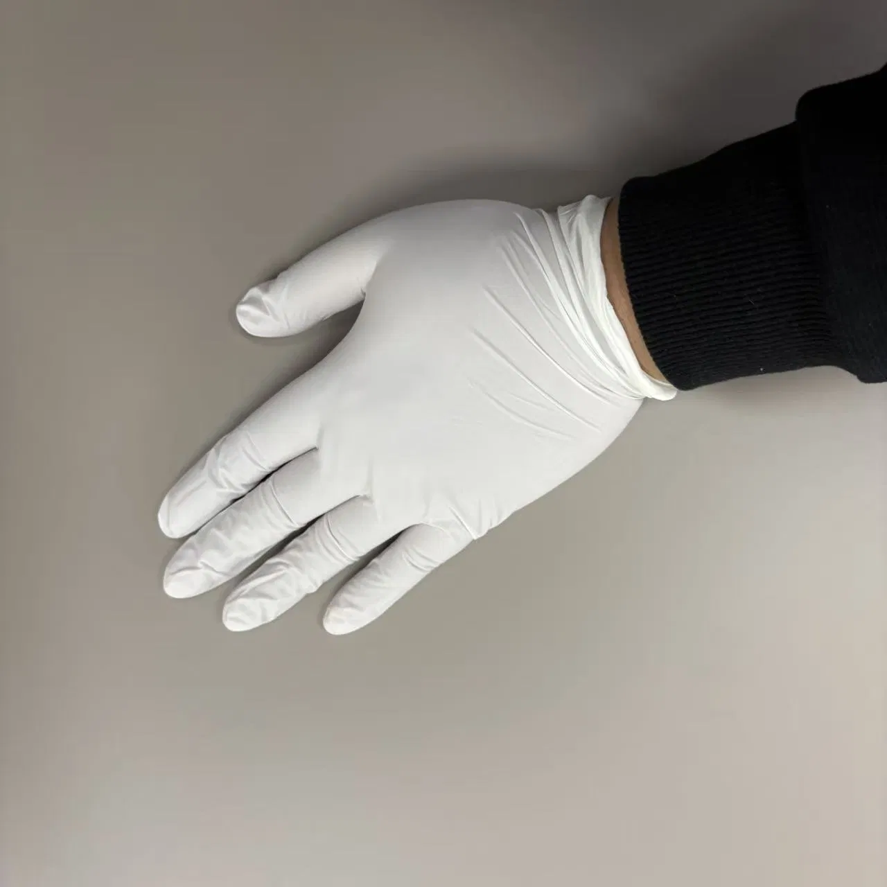 White Nitrile Examination Gloves with Textured Fingertip Grip