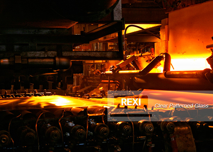 Affordable Premium Low Iron Glass Sheets for Home Decor