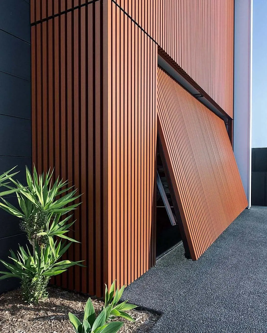 Whoesale Cheap Robust Residential Aluminum Black Vertical Battens Sectional Overhead Automatic Garage Doors