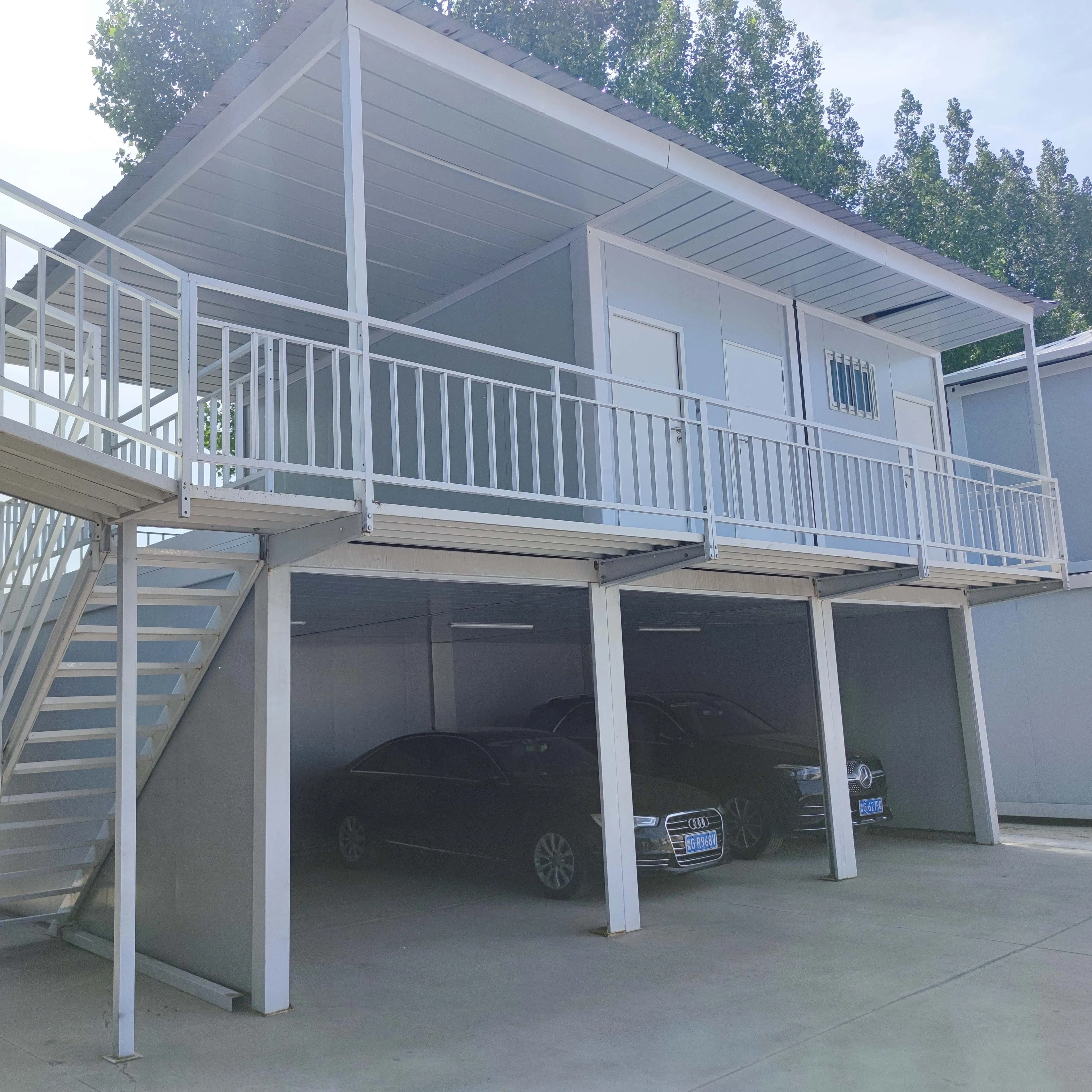 Modular Folding House: Expandable Container Design for Modern Living