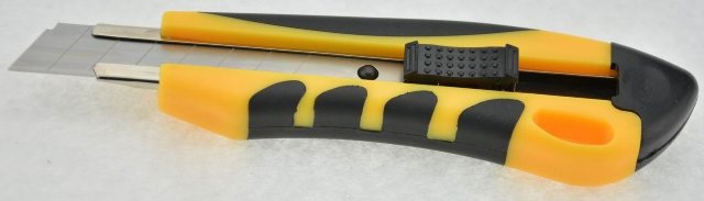 Cutter Knife with Sk5 Blade (31040010)