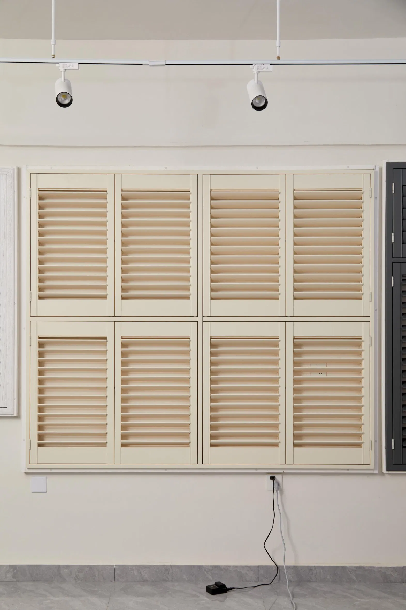 89mm Louvers Tier on Tier Basswood Plantation Shutters for Window