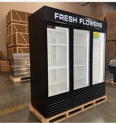 Металлический дисплейный шкаф для магазина