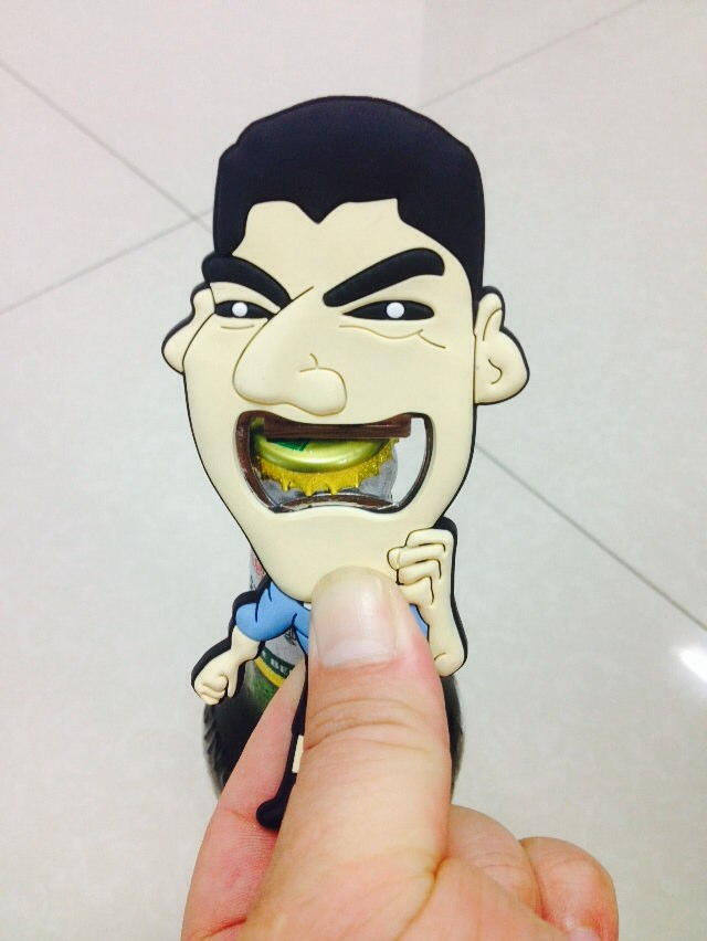 Открывалка Суарес Чемпионат Мира 2014