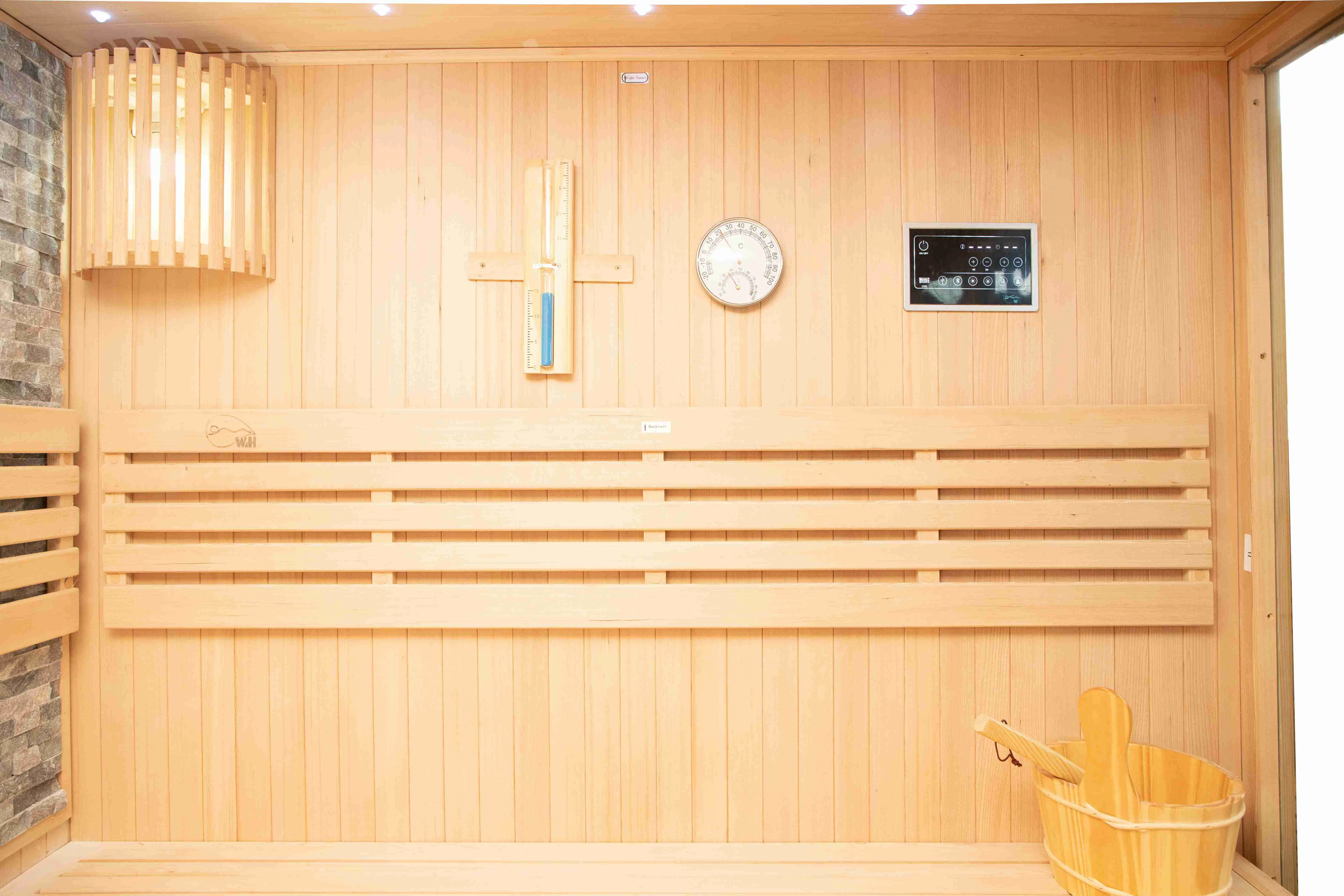 All-Wood Indoor Sauna Room Solid Wood Construction with Complete Health Facilities