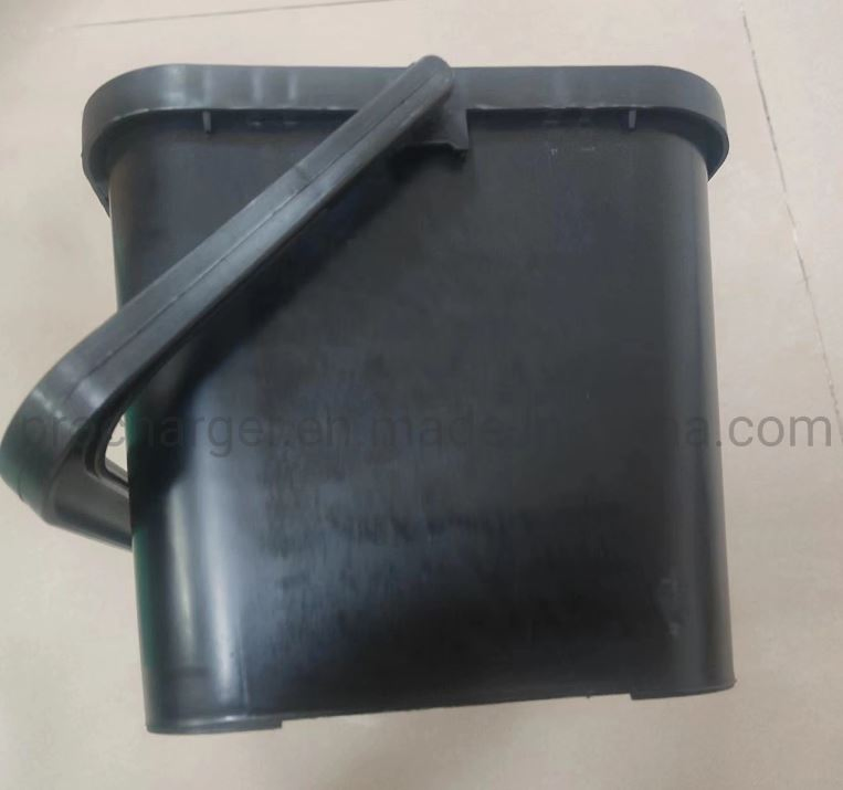 Professional 4.5 Liter Plastic Paint Buckets with PP Handle