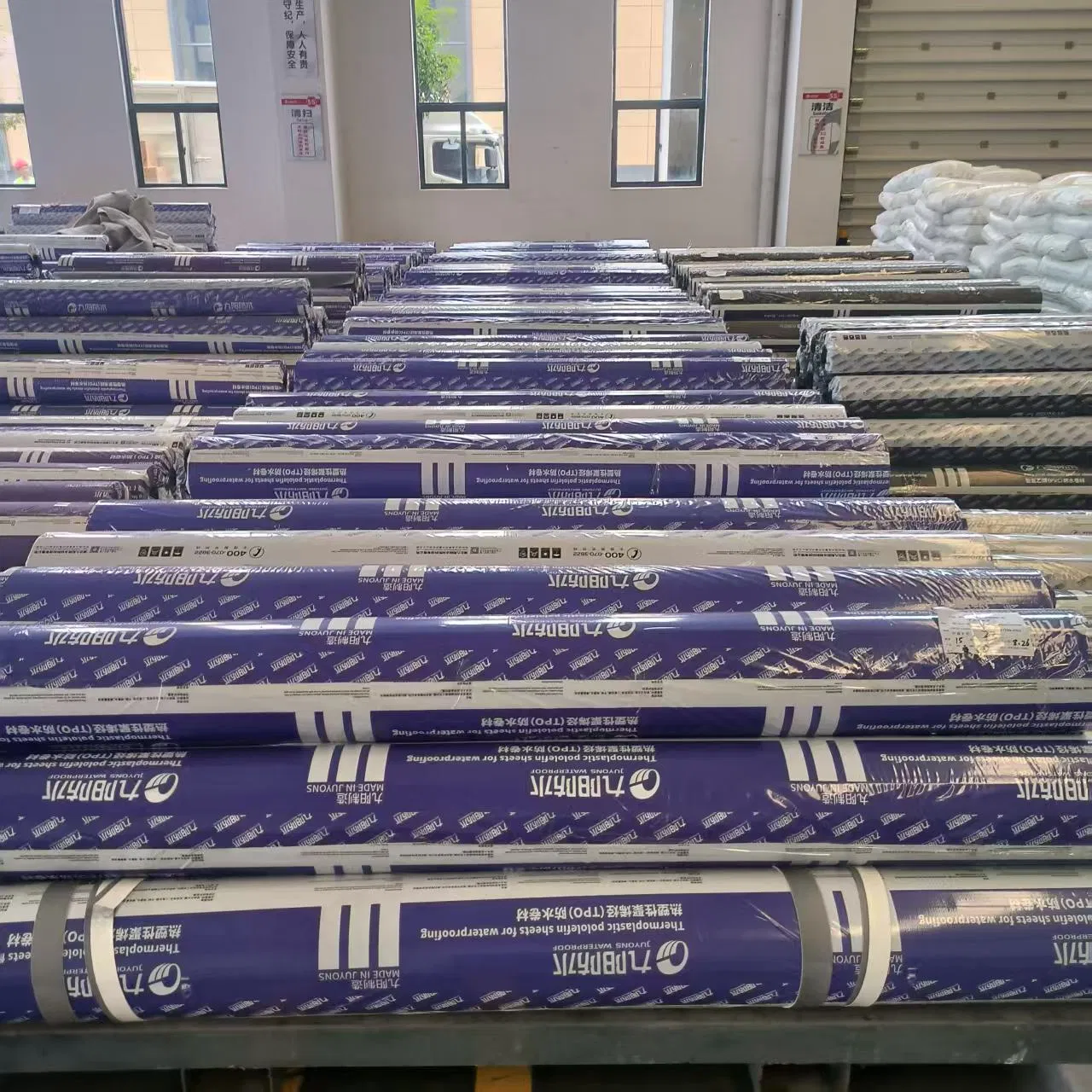 Self-Adhesive Tpo Waterproof Membrane (1.5/1.8/2.0mm)