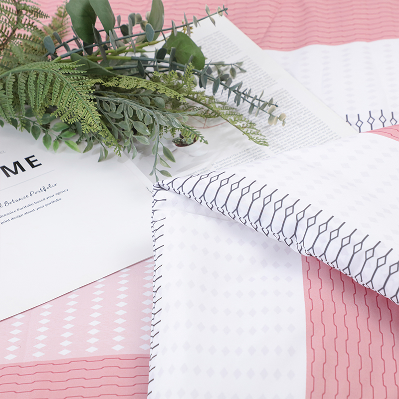 Custom Wholesale Pink Warm Soft Quilted Polyester Cotton Quilt Bedding Set