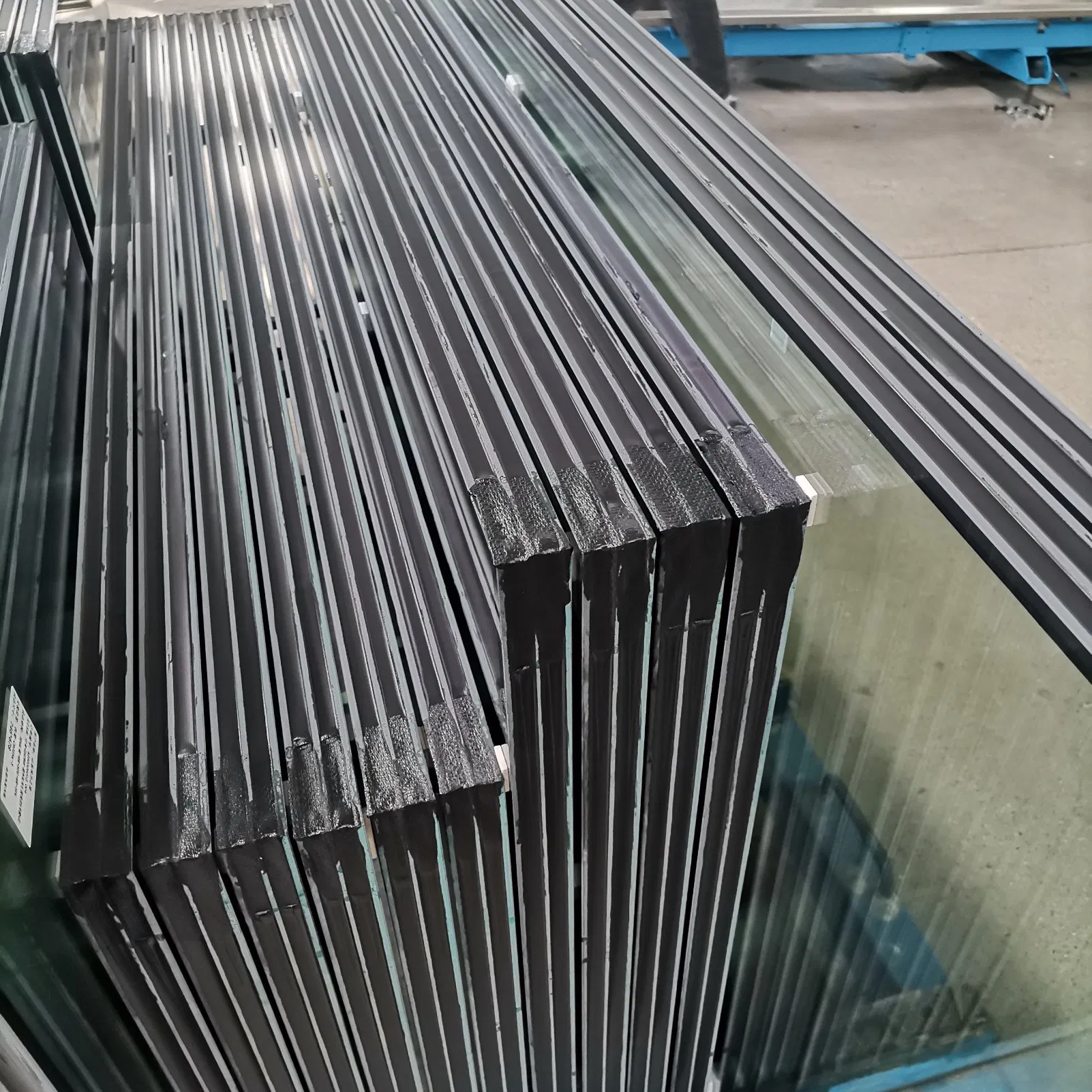 Customized Glass Panel Aluminum Frame Solid Structure Safety Hollow Insulated Building Glass for Safety