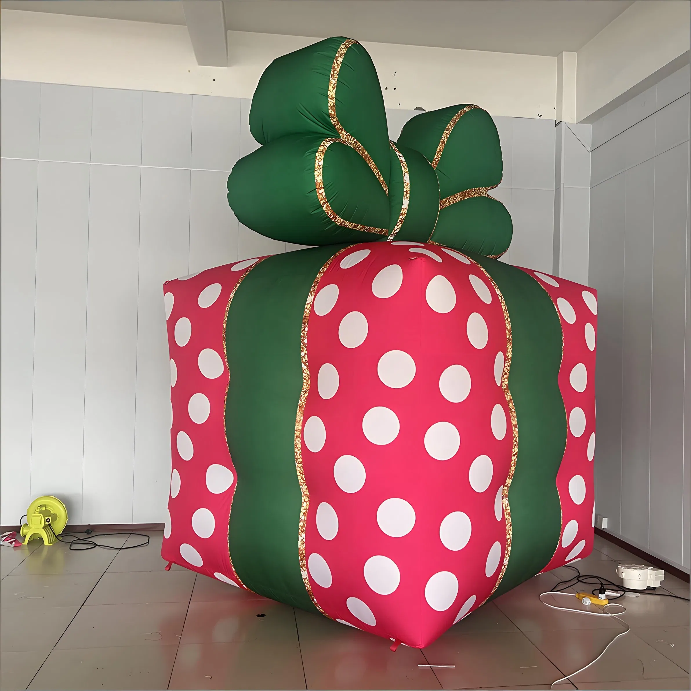 Boyi Prop Holiday Decor for Mall Promotion/New Year Event Inflatable Gift Box