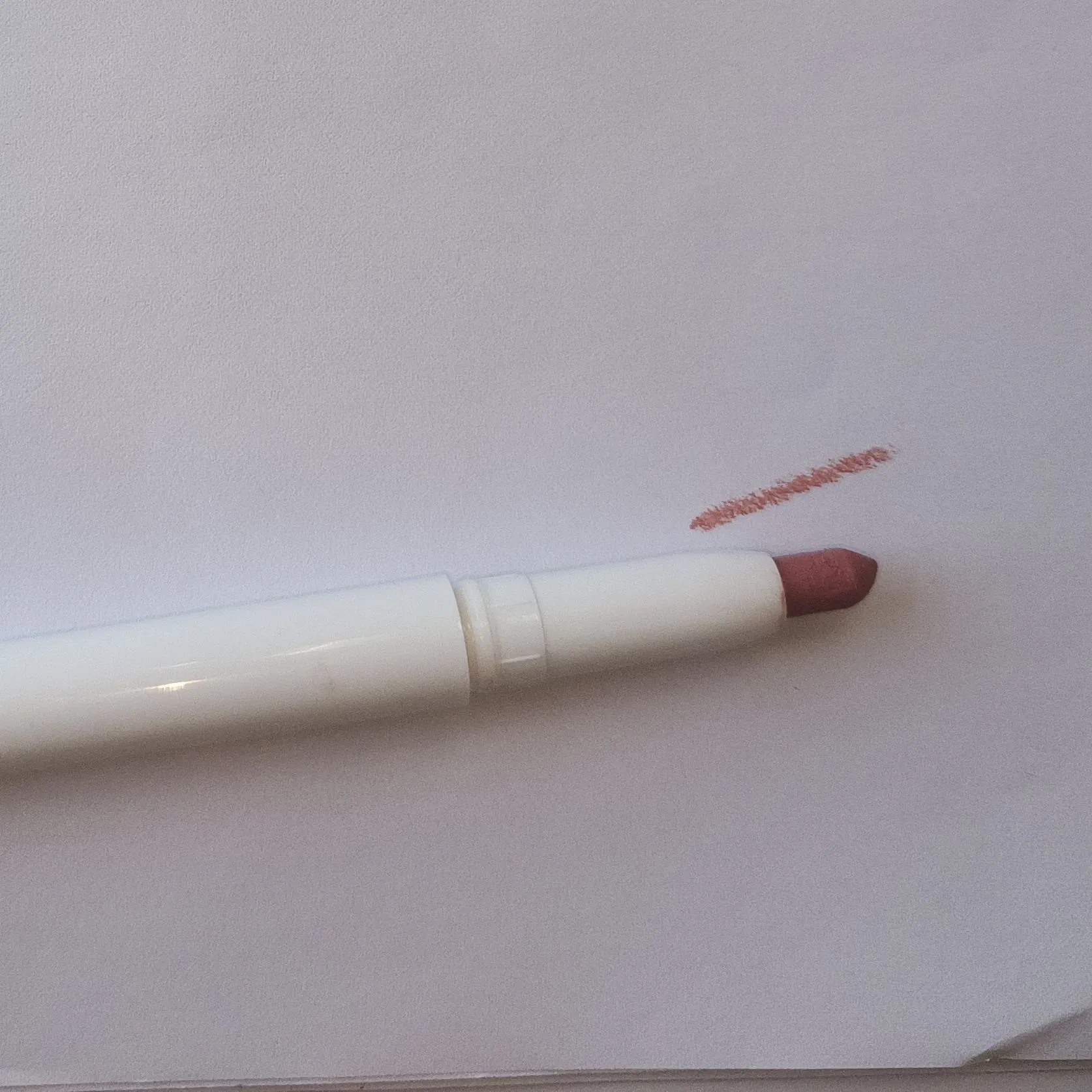 Durable Waterproof Lip Liner for Effortless Lip Definition