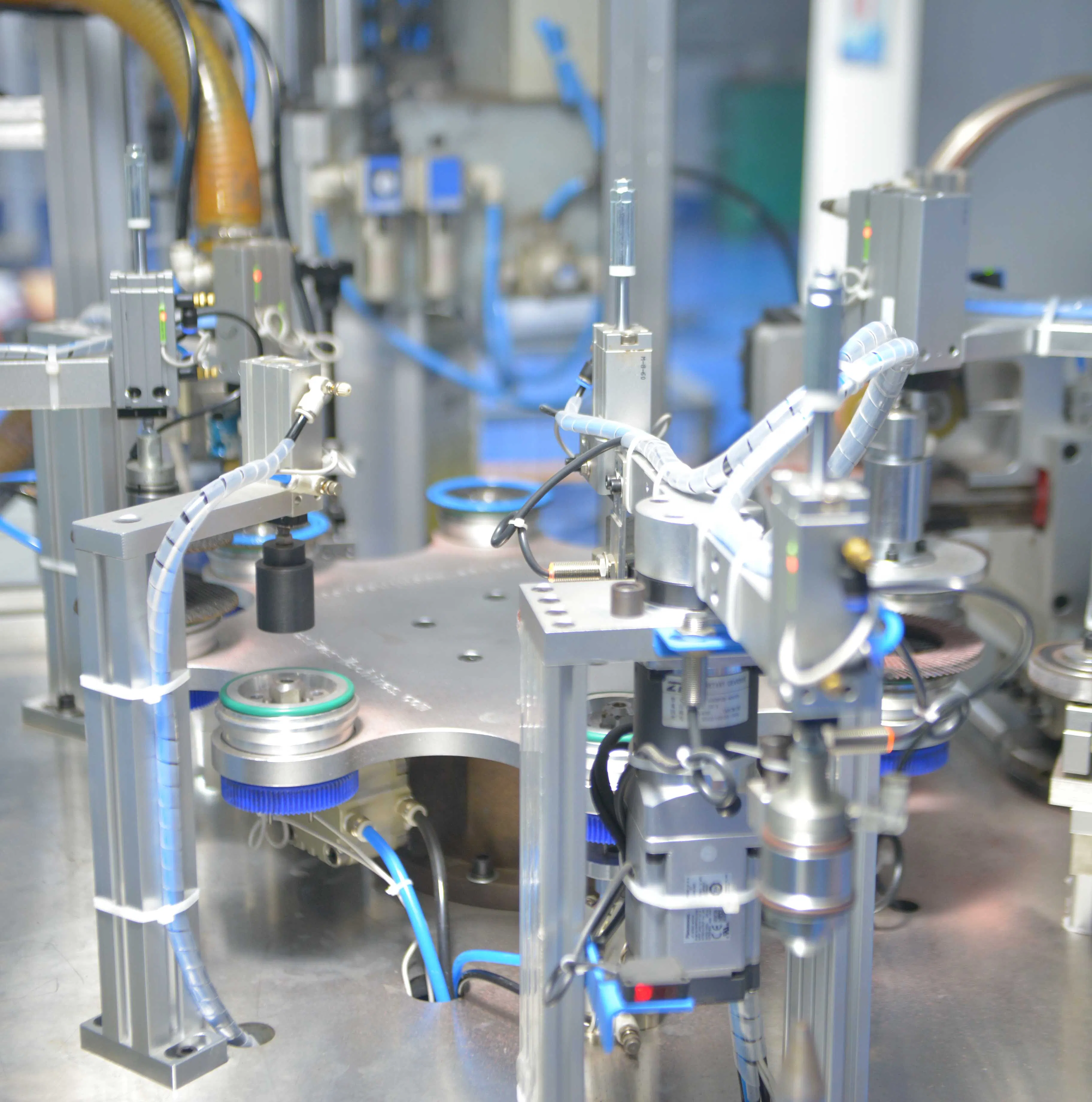 Automatic Making Flap Disc Machine with Single Manipulator Arm