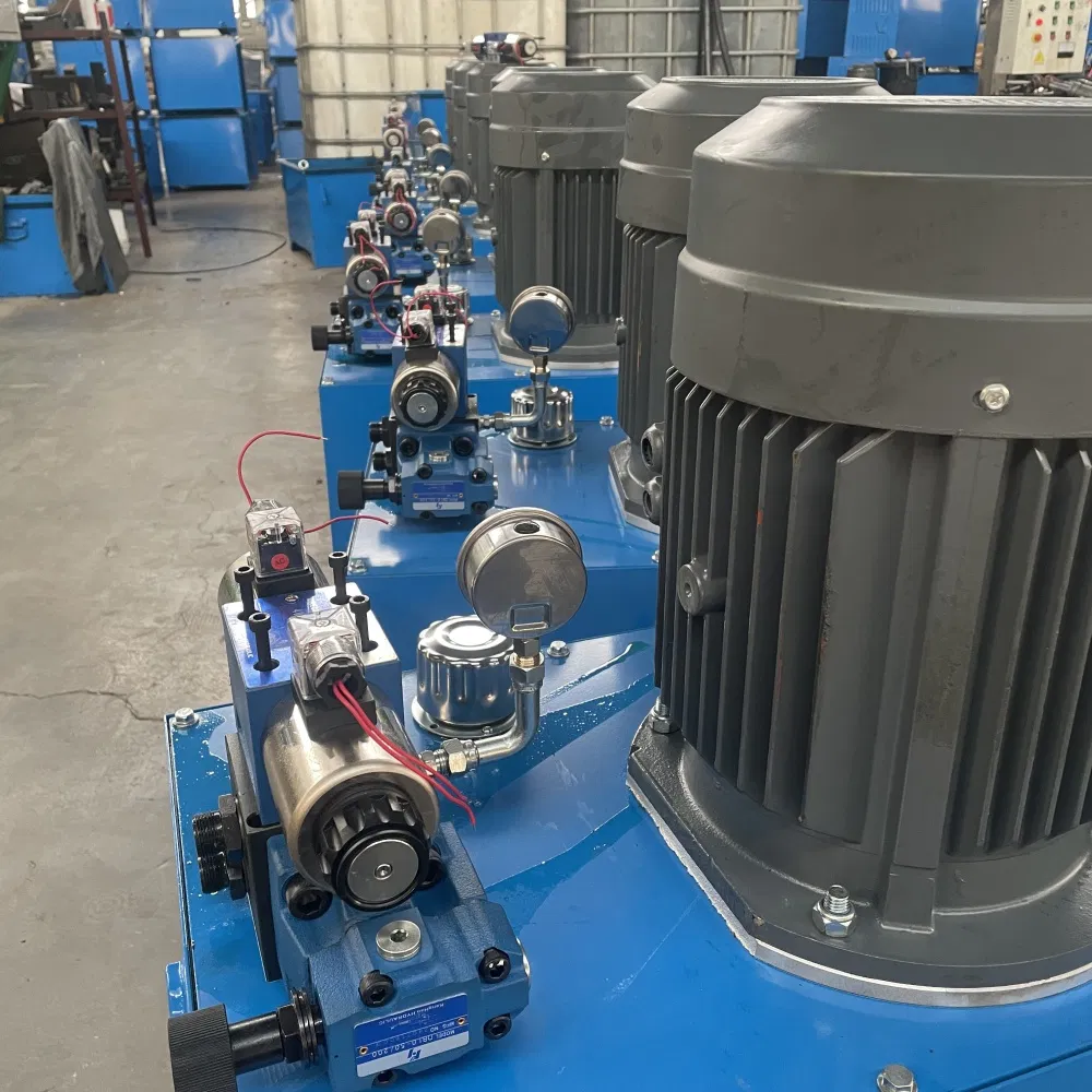 Гидравлическая насосная станция с клапанами и насосами