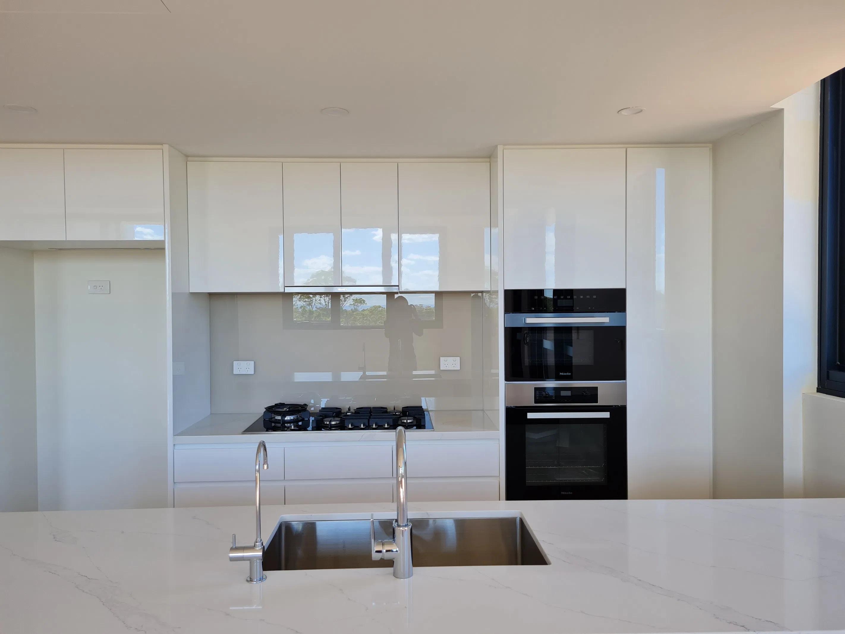 Sale Items Calacatta Stone Quartz Slabs Kitchen Sink Countertop