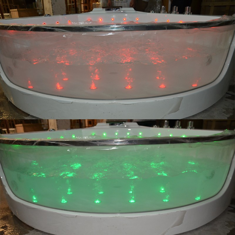 Угловая акриловая ванна с гидромассажем