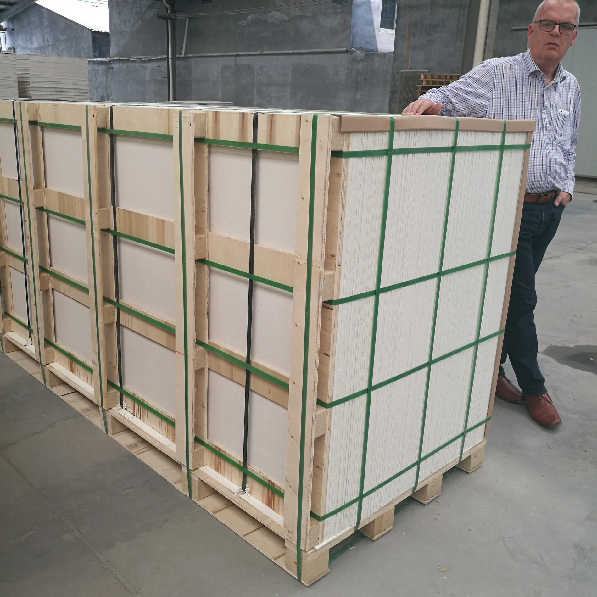 12mm High Density 1050-1100 Kg/M³ 20mm Sanded MGO Board Magnesium Oxide Boards