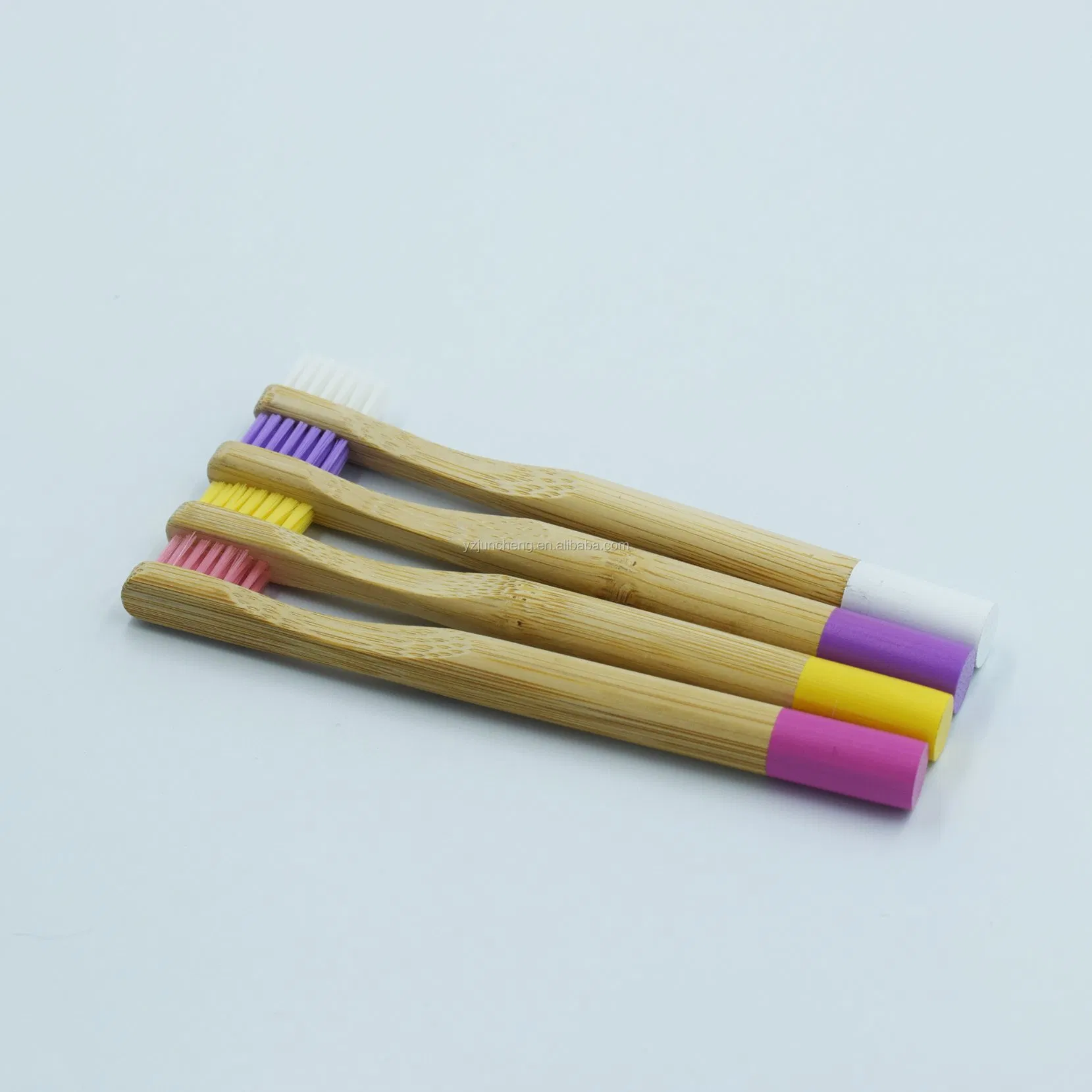 Enhancing Daily Routine with Ergonomic and Environmentally Bamboo Handle Toothbrush
