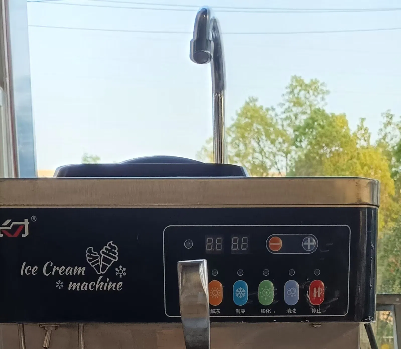 Soft Ice Cream Maker with European Quality for Commercial Usage