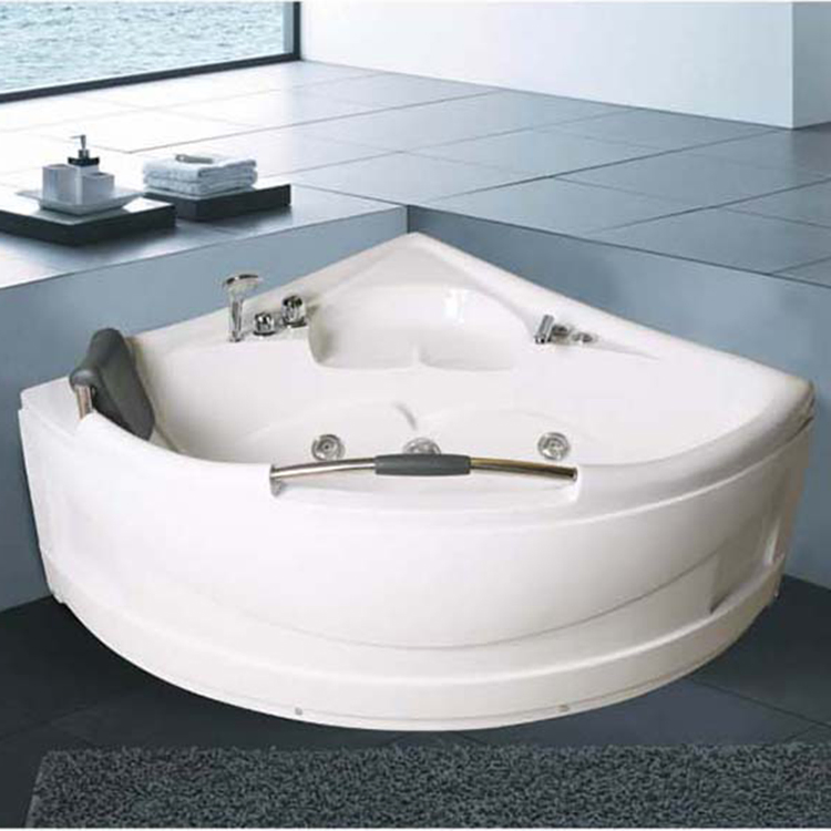 Угловая акриловая ванна с гидромассажем