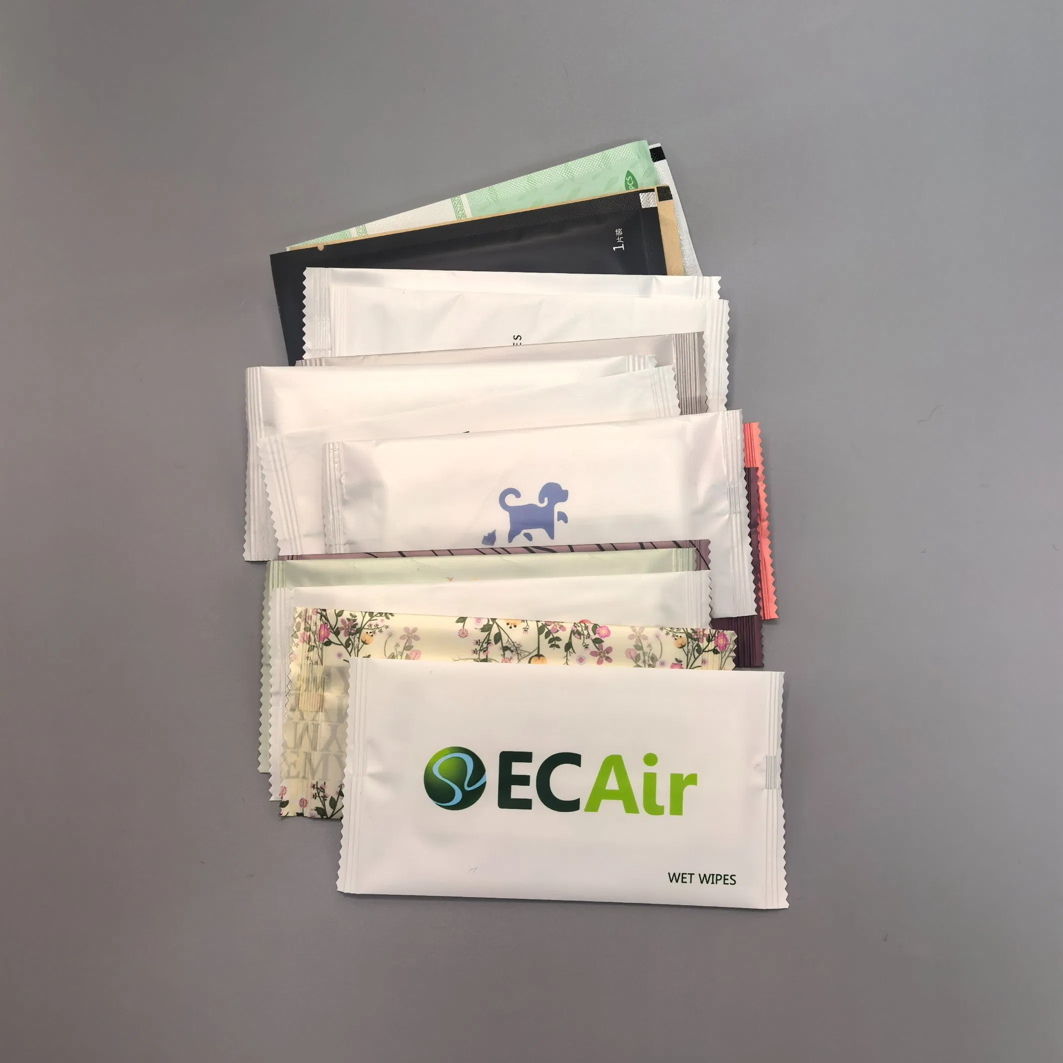 Free Sample Single Pack Hand Cleaning Wet Wipes Custom Logo Individual Wrapped Organic Cotton Wipes for Restaurant Hotel Shop Packaging