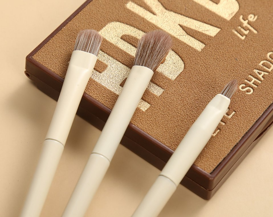 Hot Sale 10PCS Ivory Color Wood Handle Makeup Brush Set Beginners Makeup Tools Cream Foundation Concealer Eye Shadow Brush