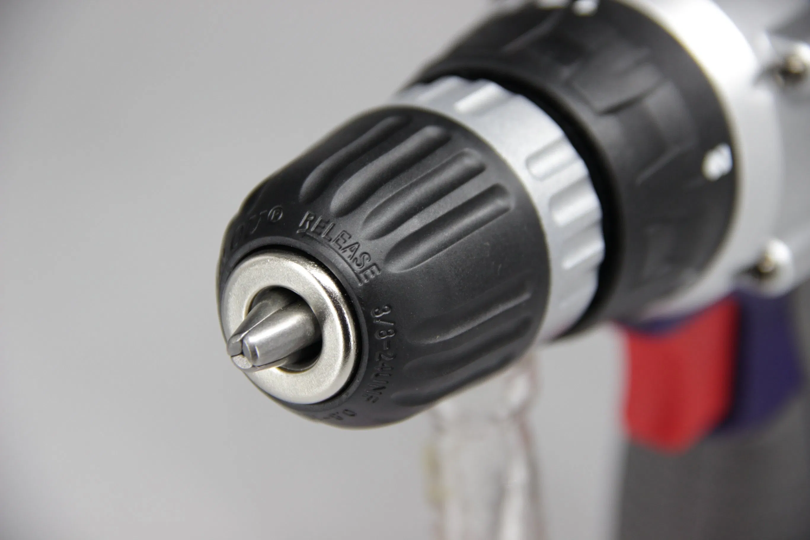 Аккумуляторная дрель-шуруповерт Makute 12V с двумя батареями