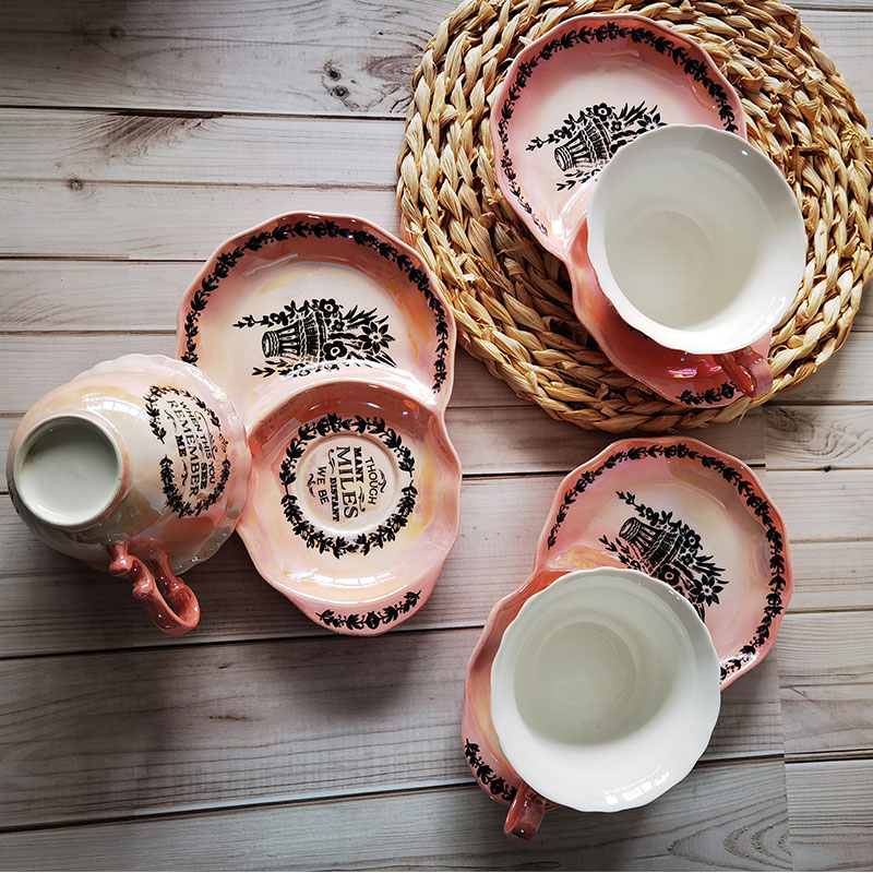 China Factories Personalized High Quality Unique Design New Bone China Luster Glaze Tea Cups and Biscuit Saucers for Afternoon Tea