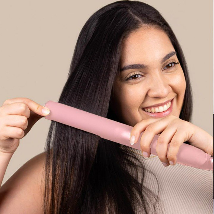 Durable Ceramic Flat Iron Fast Heating Professional Lock in Moisture Hair Straightener
