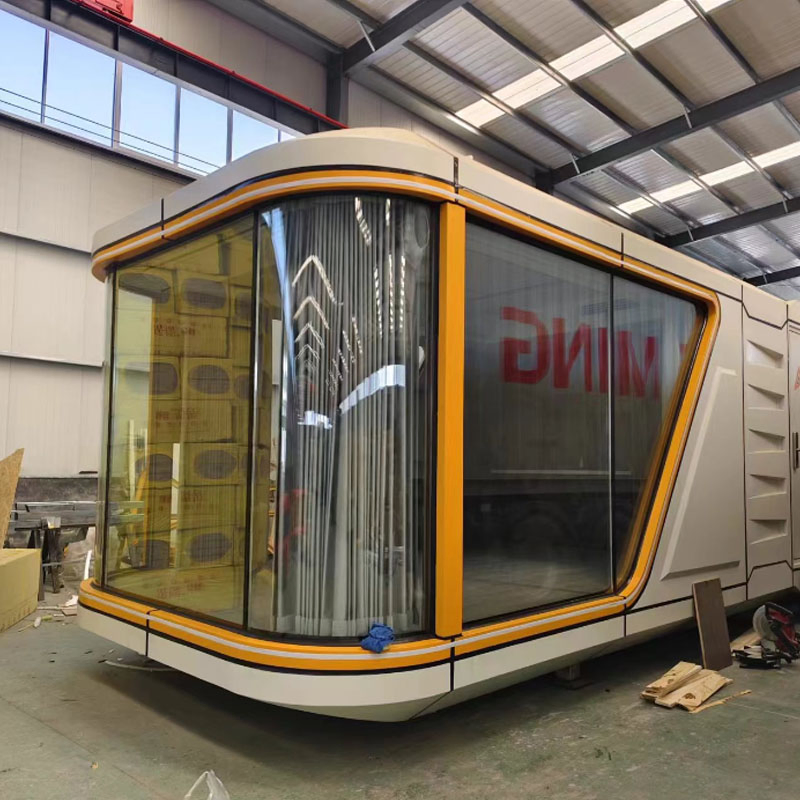 Popular Modern Galvanized Steel Frame Luxury Prefabricated Small Resort Space Capsule