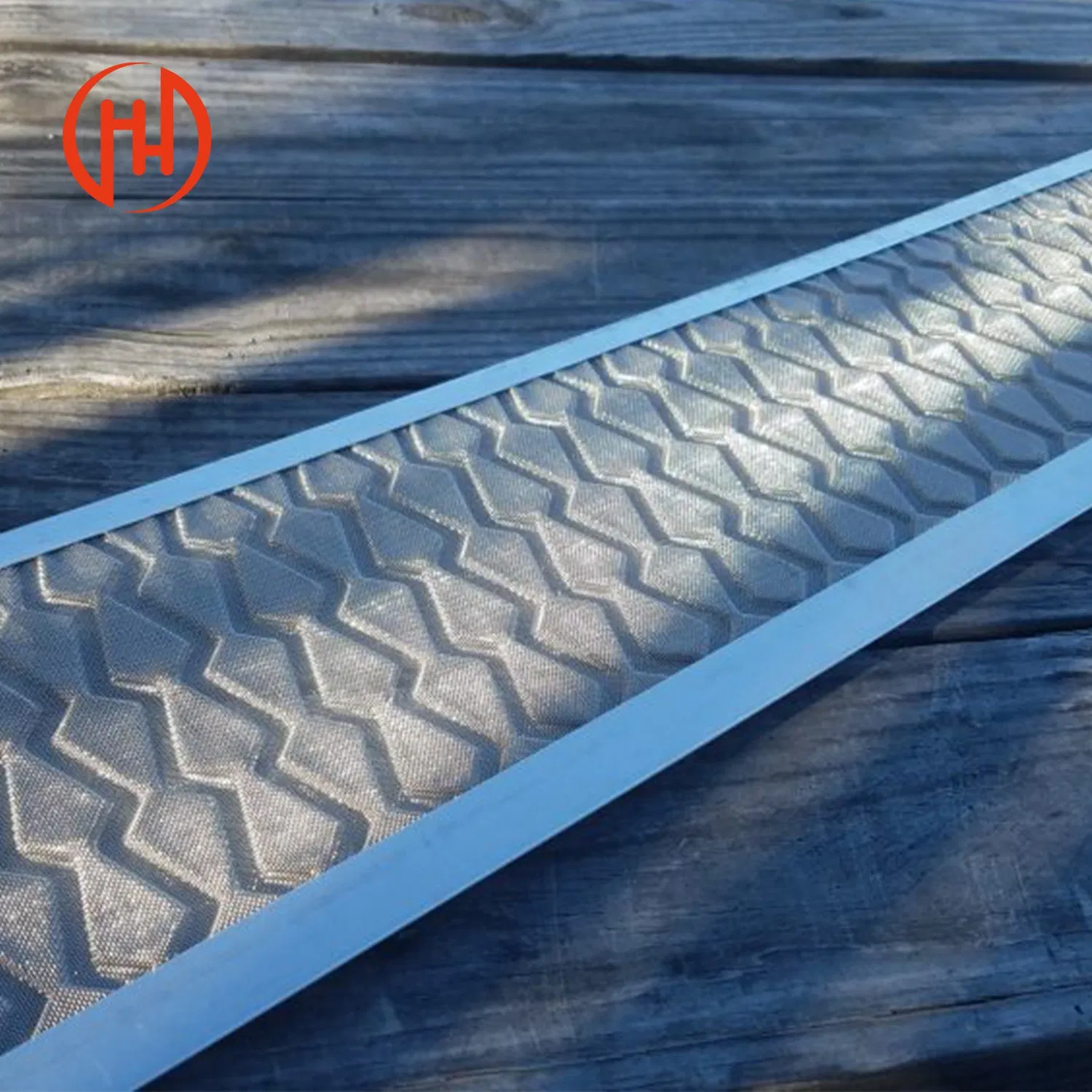 Aluminum Expanded Metal Rain Leaf Gutter Guard Mesh Roll