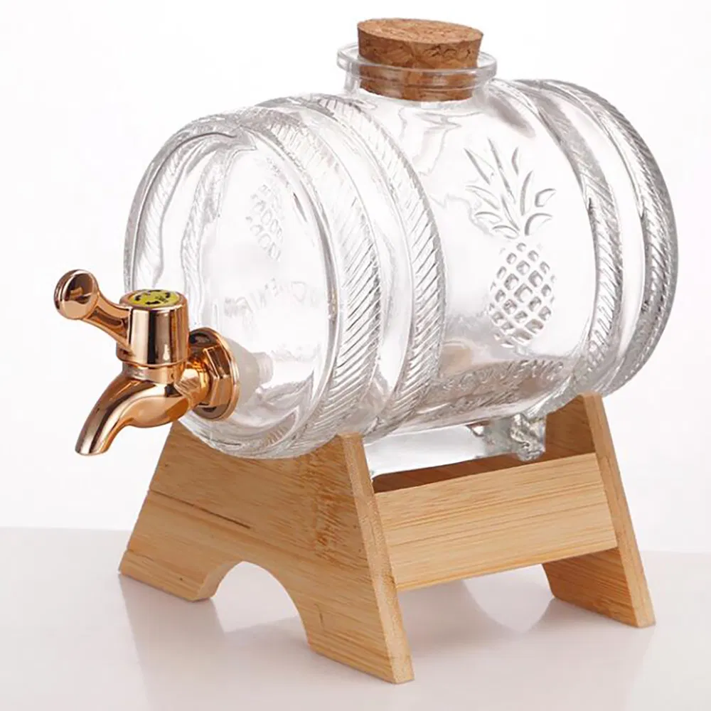 Диспенсер для напитков в виде винной бочки с краном