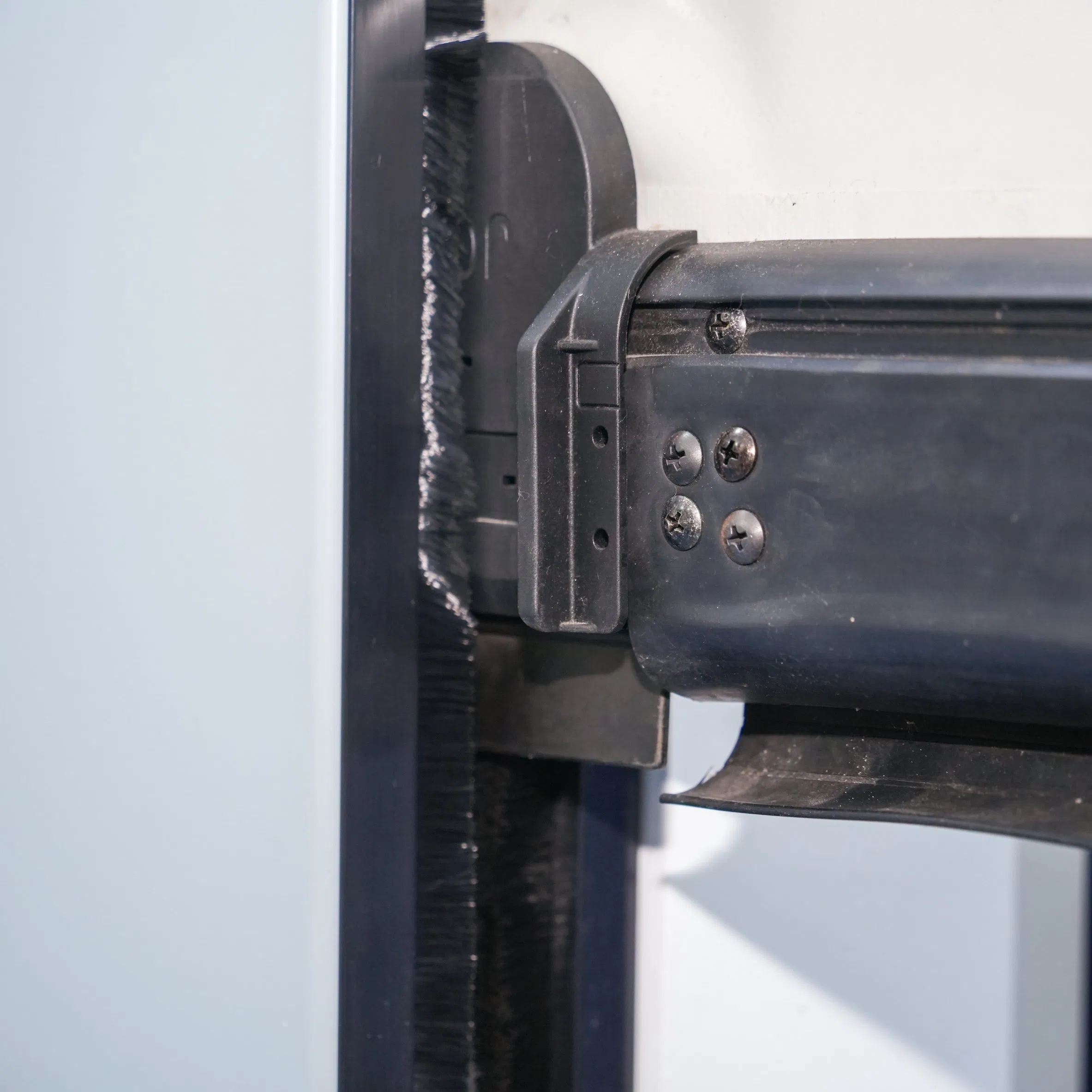 Высокоскоростная рольставня ПВХ с автоматическим приводом