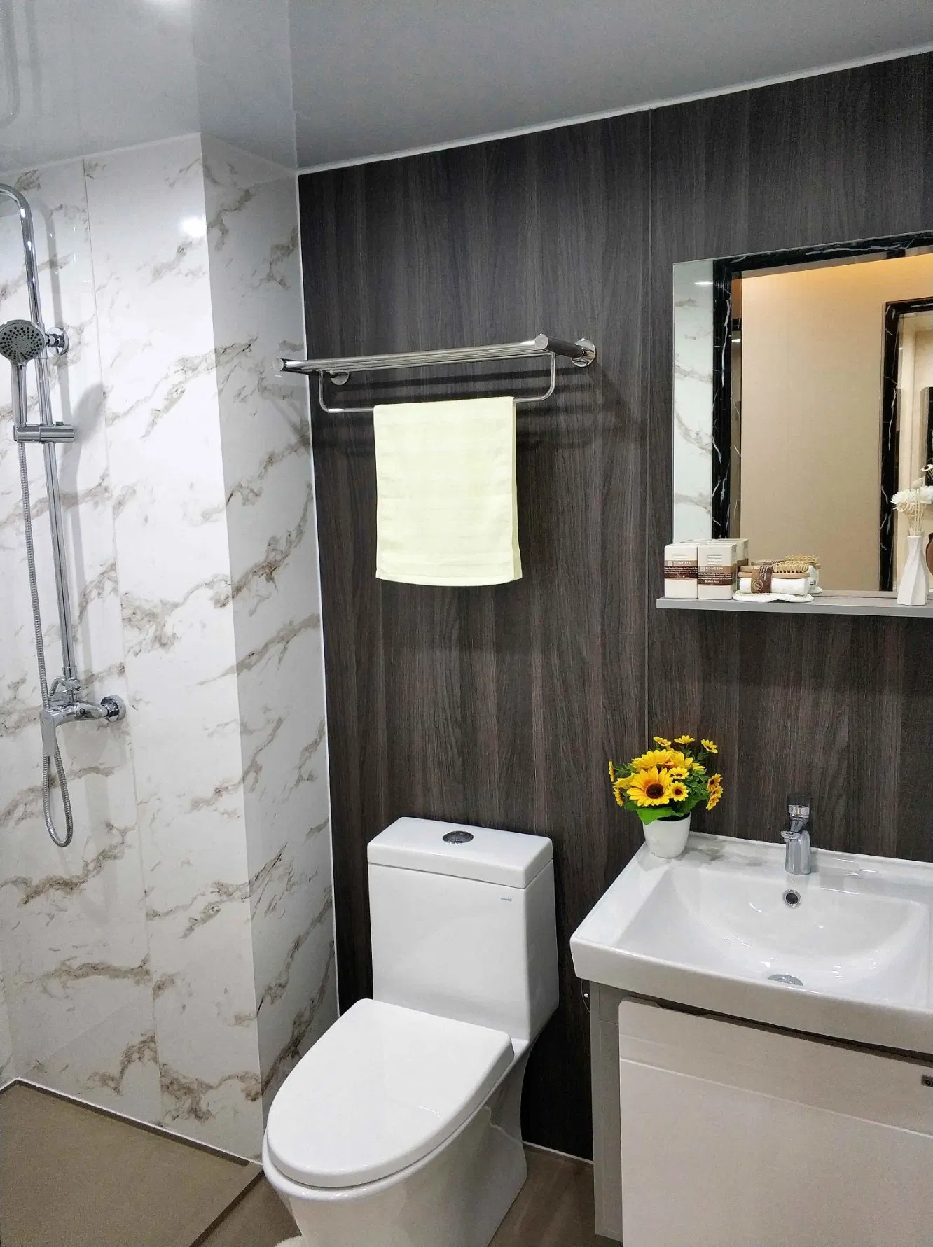 1.4*2.2*2.2m Hotel-Specific FRP SMC Compression Molded Customized Modern Prefabricated Integrated Bathroom