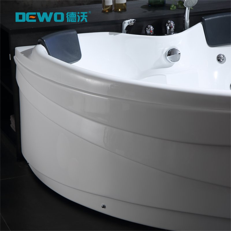 Акриловая угловая ванна с гидромассажем в форме сердца