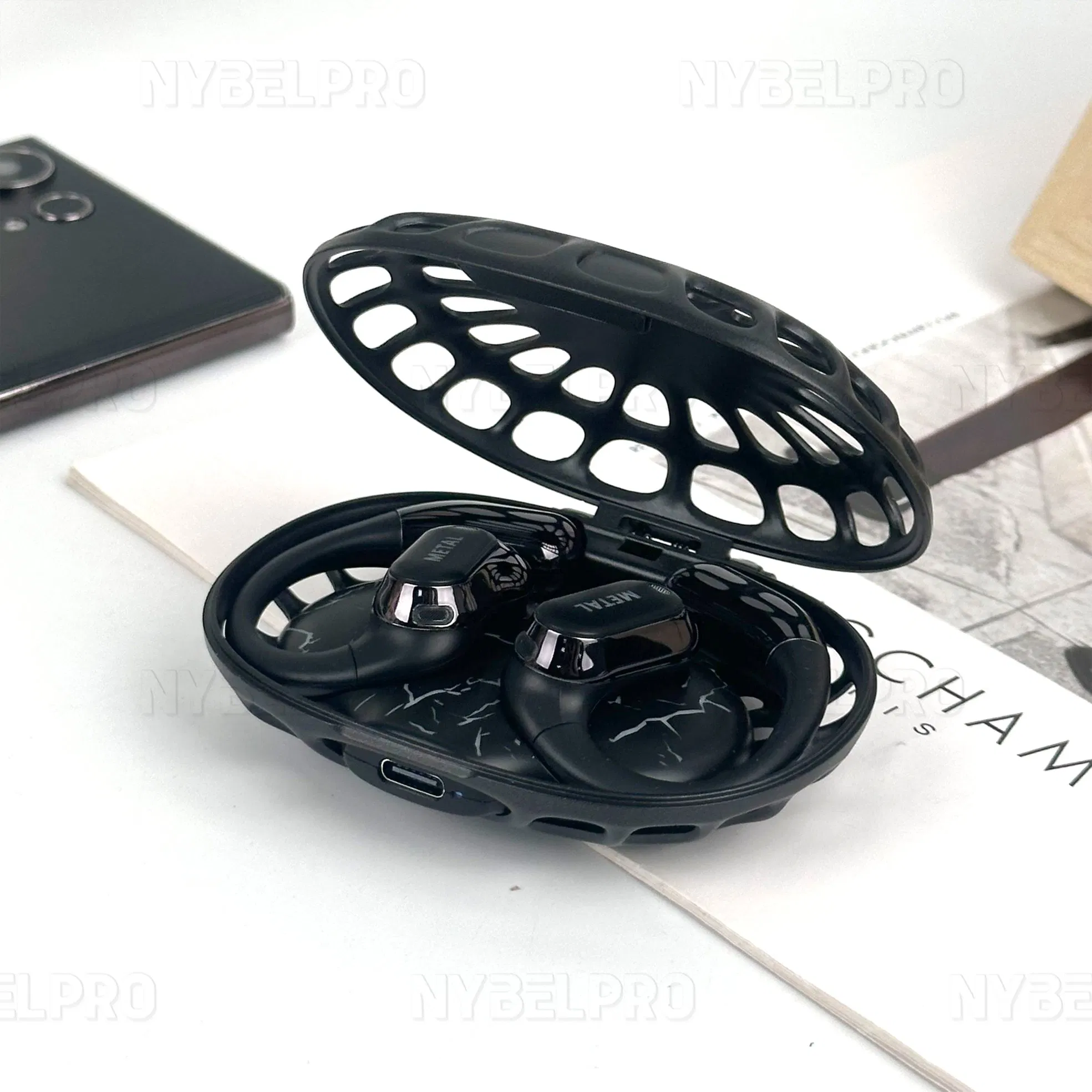 2025 New High Quality Space Capsule Design Wireless Bluetooth in-Ear Headphones Black High-Tech Sense Exquisite Packaging Wireless Bluetooth Earphone