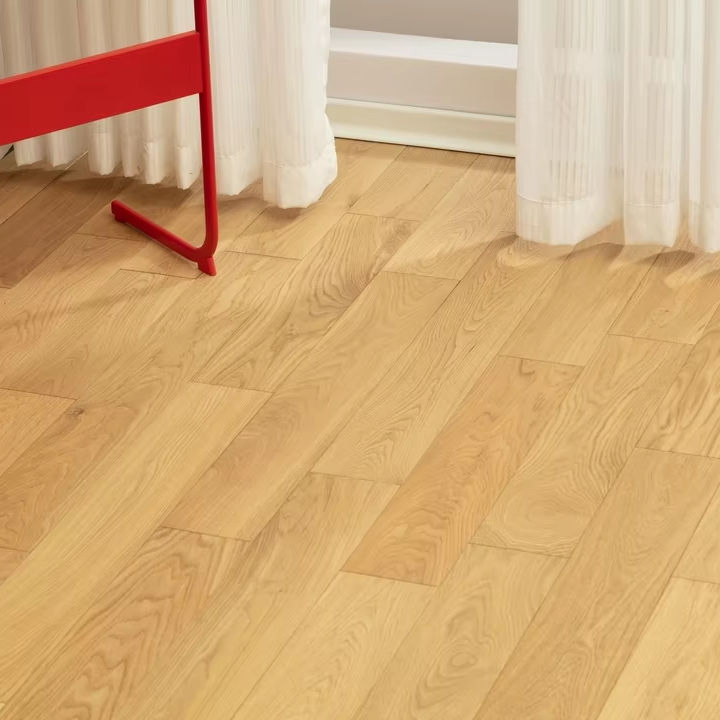 Solid White Oak Wood Flooring Hand Scraped European Oak Planks Indoor Bedroom Home Flooring
