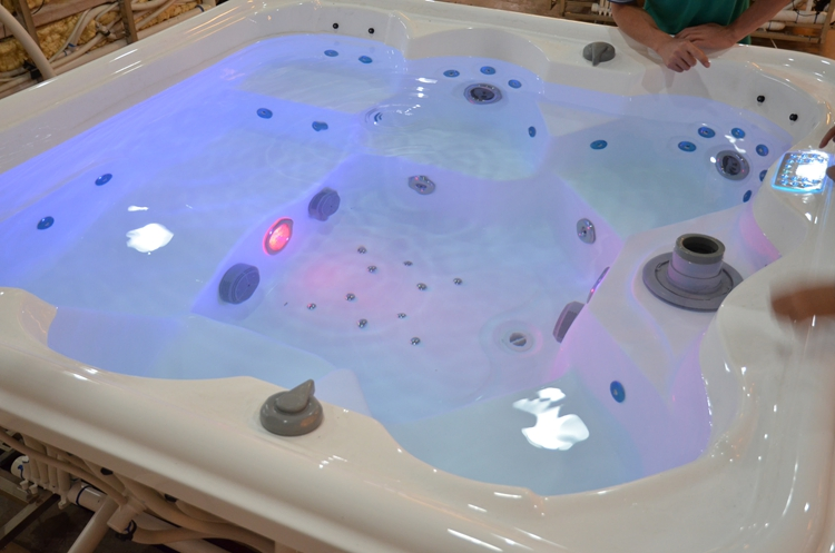 Гидромассажная ванна SPA на 6 человек для сада