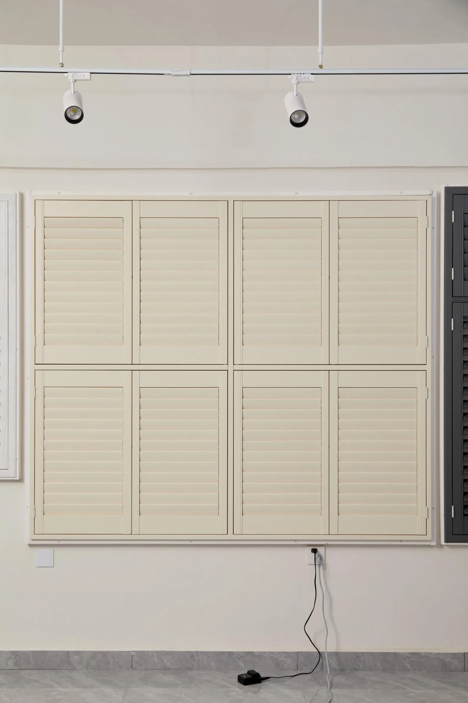 89mm Louvers Tier on Tier Basswood Plantation Shutters for Window