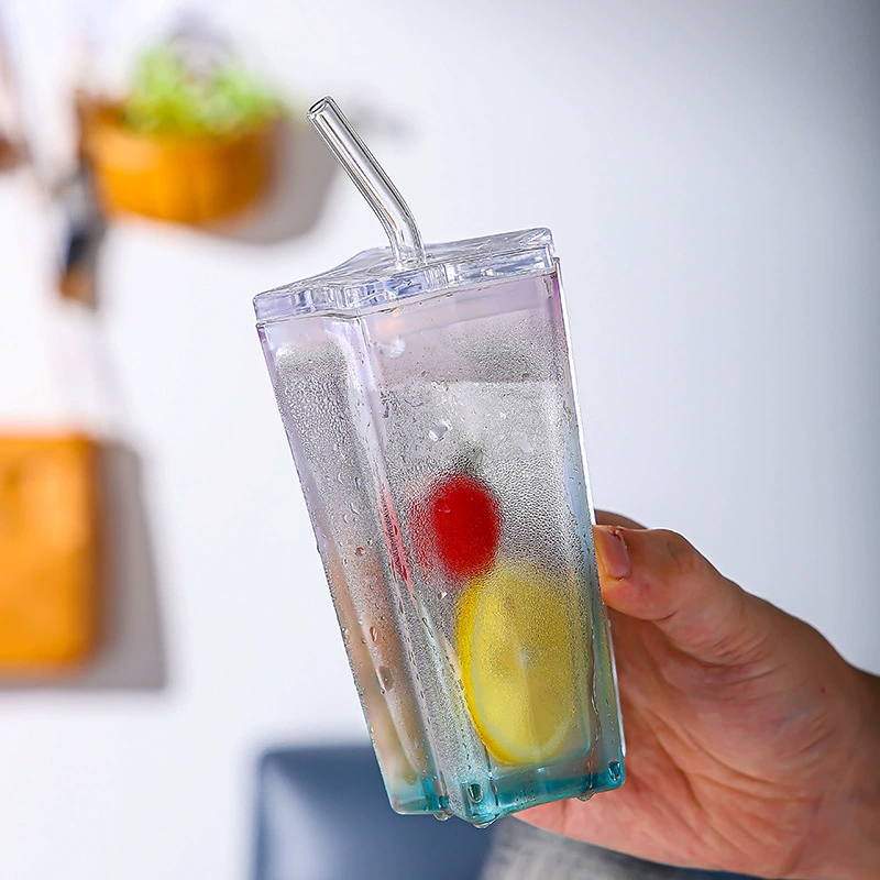 Бокал-стакан звезда с соломинкой и крышкой