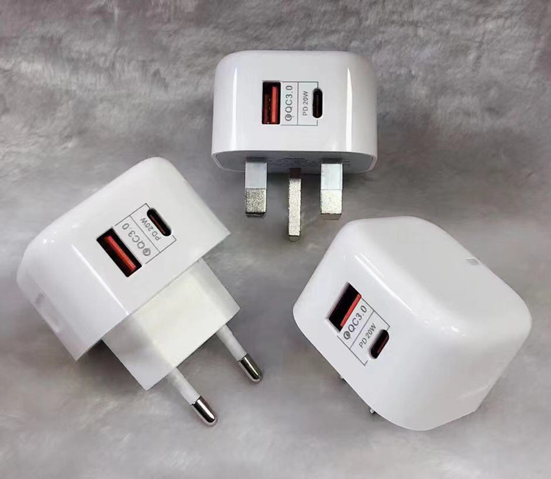 Быстрое зарядное устройство 20W PD QC3.0 для iPhone