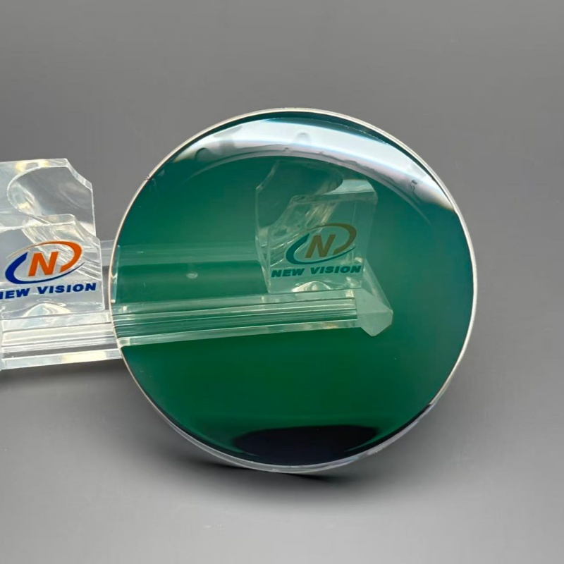 Ultra-Thin 1.67 Mr-10 Blue Cut Photogray Shmc High Cylinder Optical Eyegalsses Lens