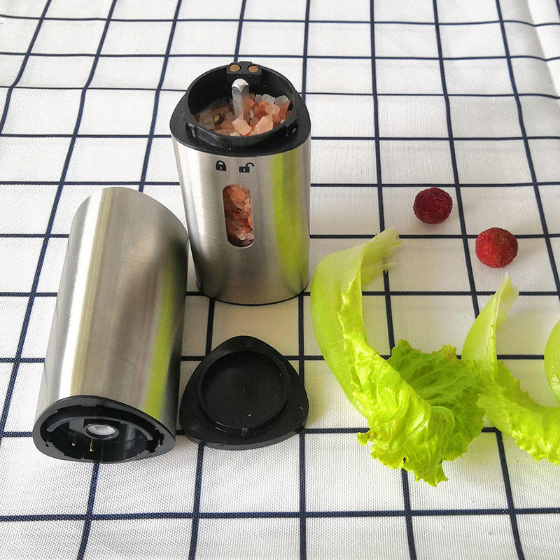 Battery Operated Pepper Grinder Electric Salt & Pepper Mill Set with Light at Bottom