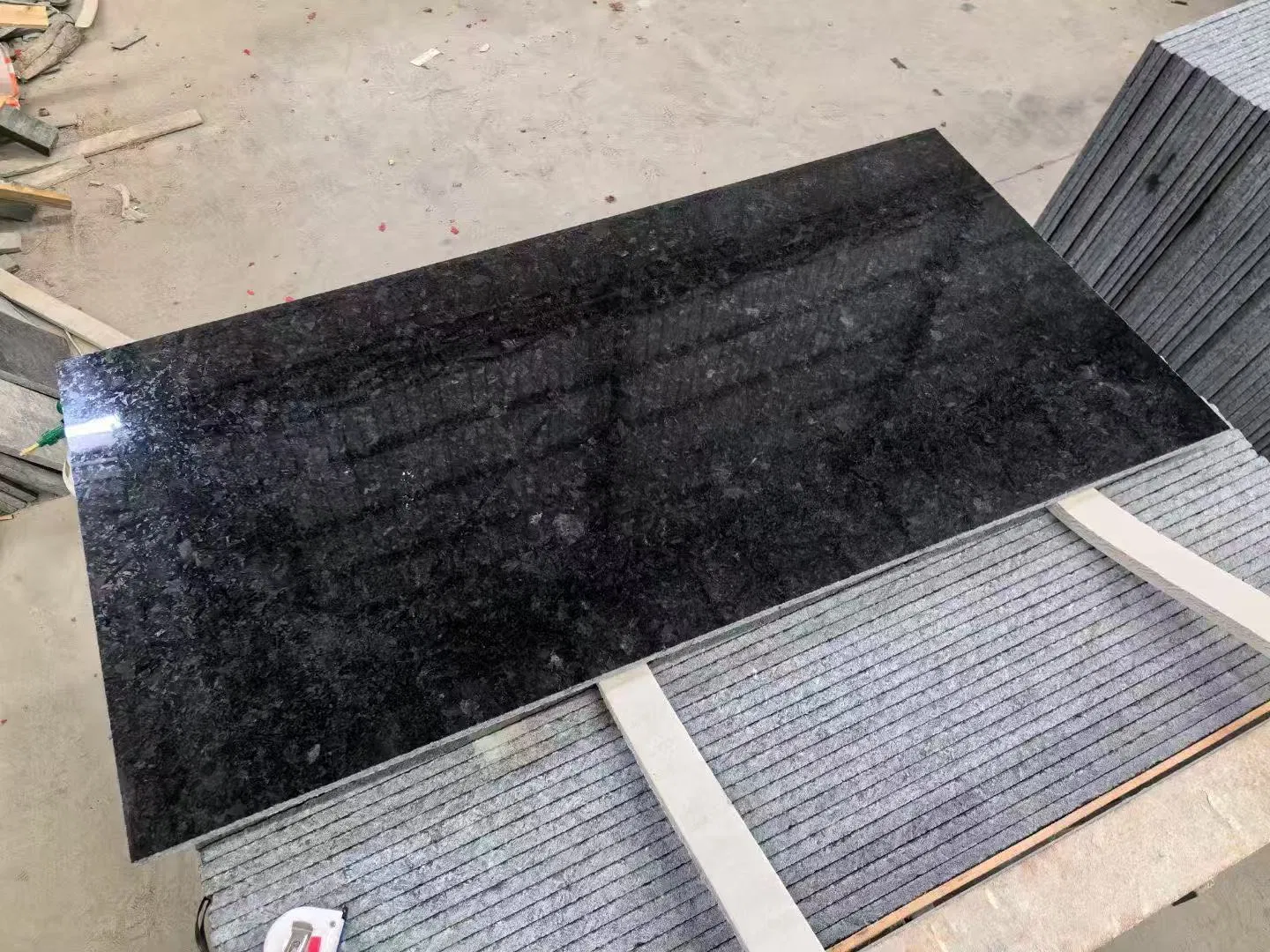 Angola Black Granite Headstone for Memorial Funeral Cemetery Monument