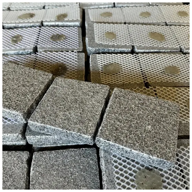 G654 Dark Grey Granite Flamed Mesh Back Cobblestone