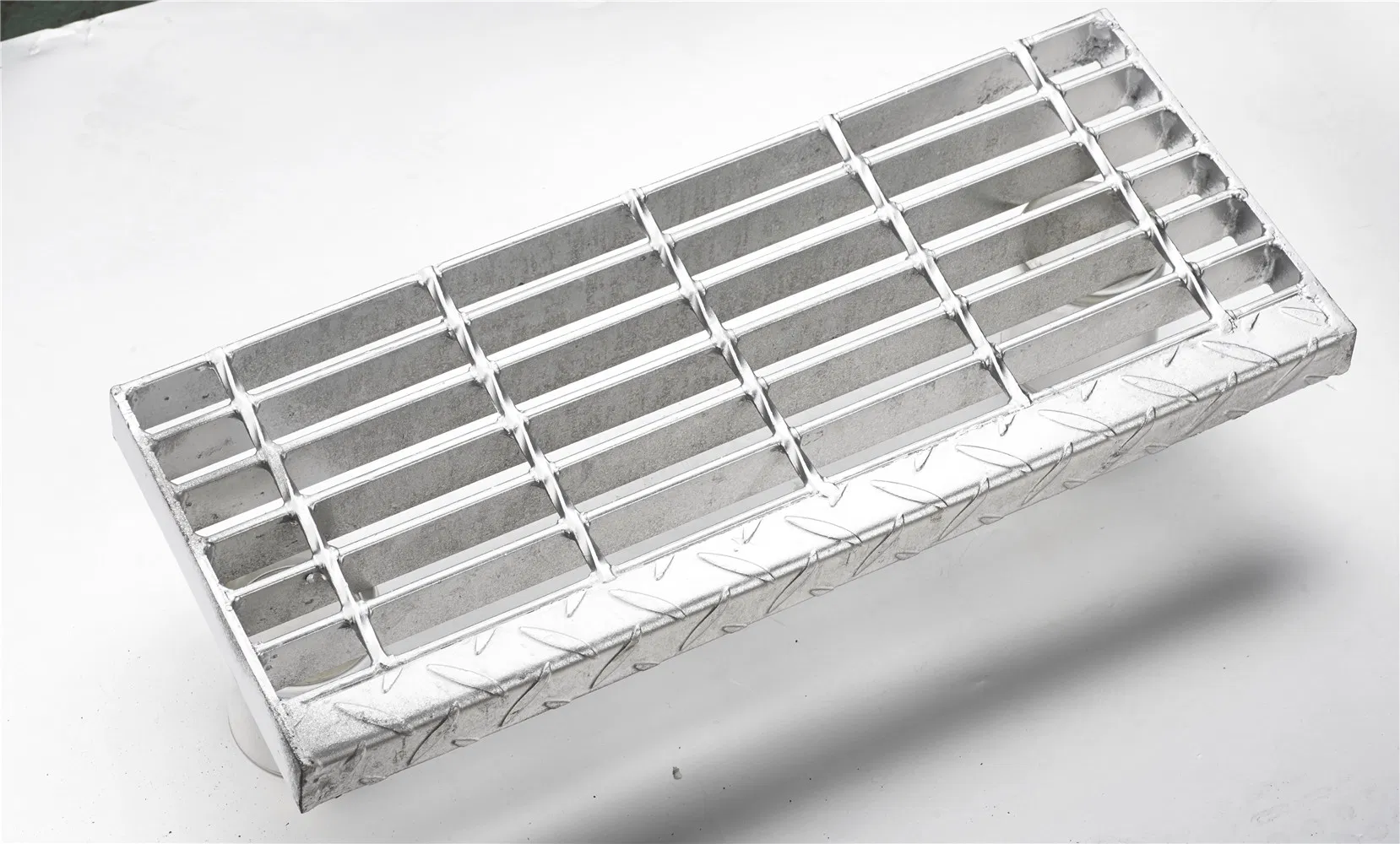 Galvanized Staircase Steel Bar Grating Anti Slip Stair Tread