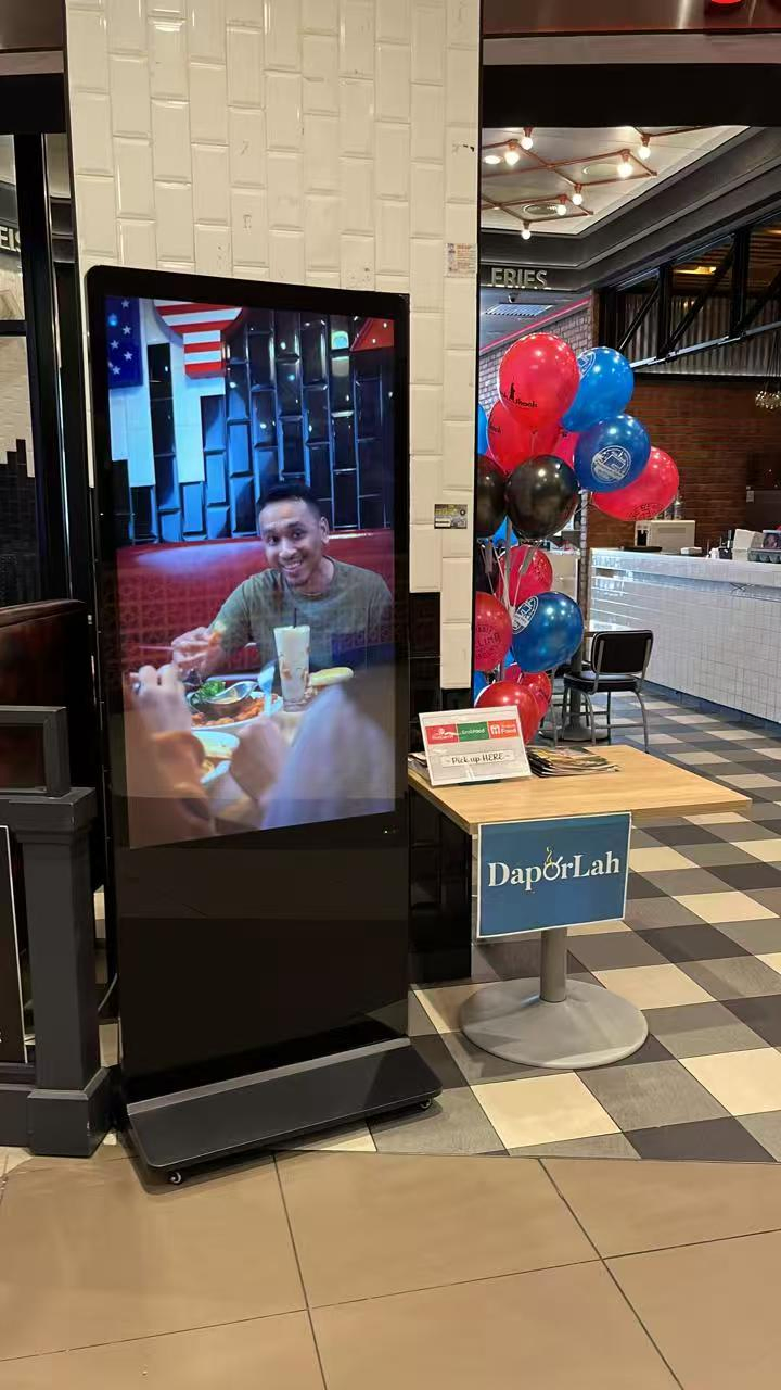 Напольная цифровая вывеска 43 дюйма